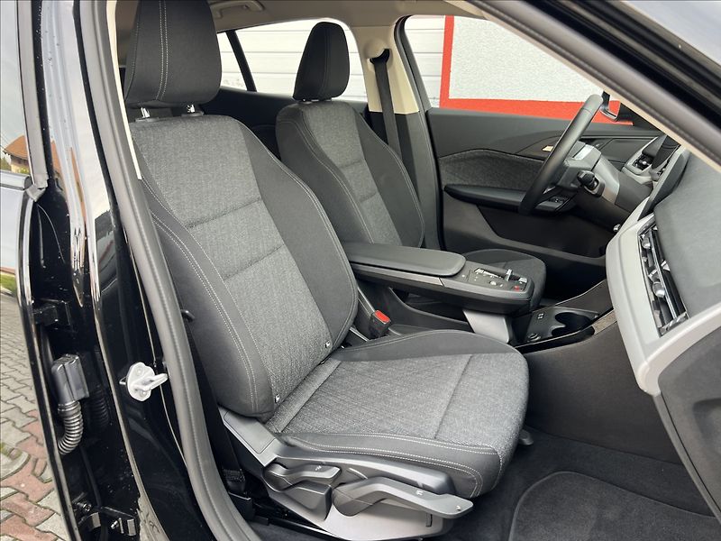 BMW iX2 0,0 eDrive20  Záruka 150kW - fotka 20 z 39