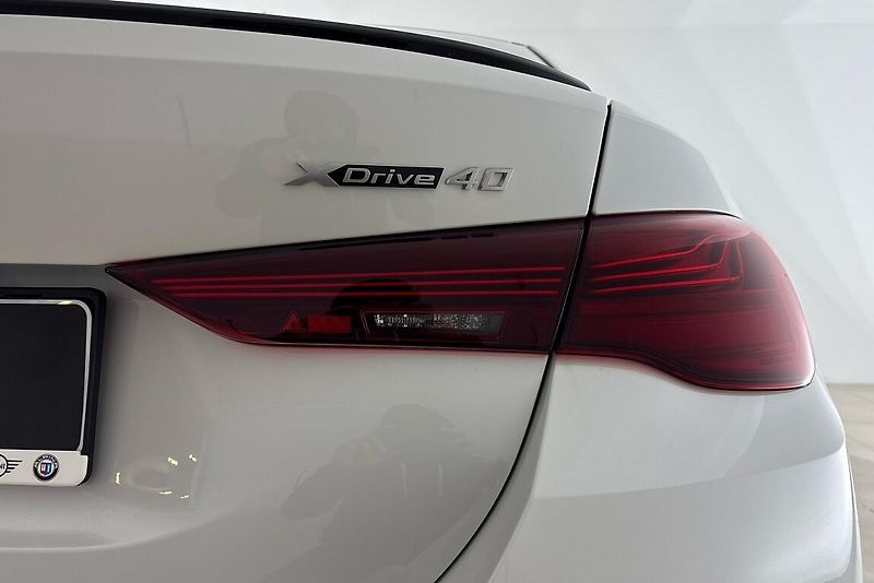 BMW i4 xDrive40 - fotka 4 z 19