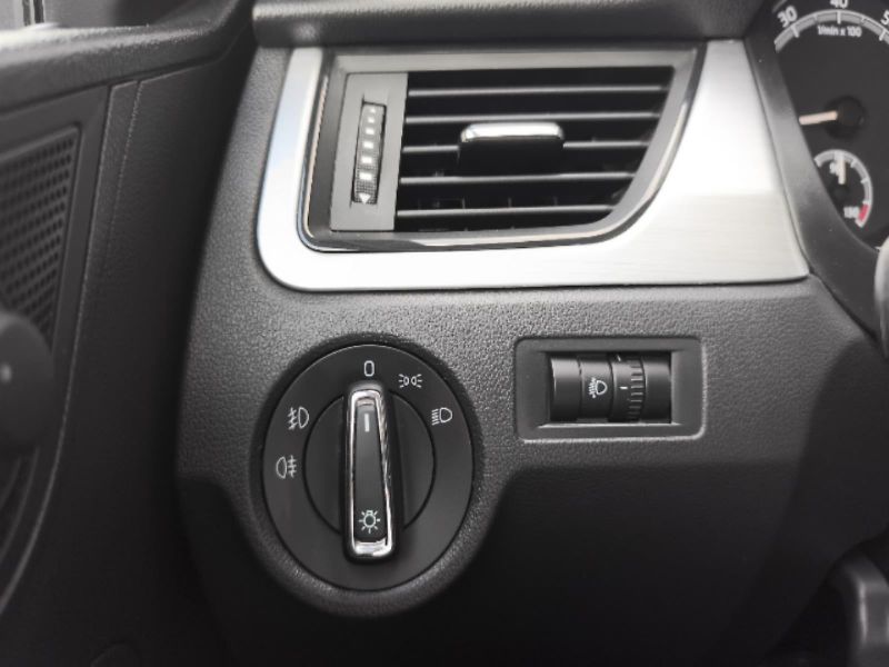 Škoda Rapid 1.0 TSi Ambition - fotka 12 z 23