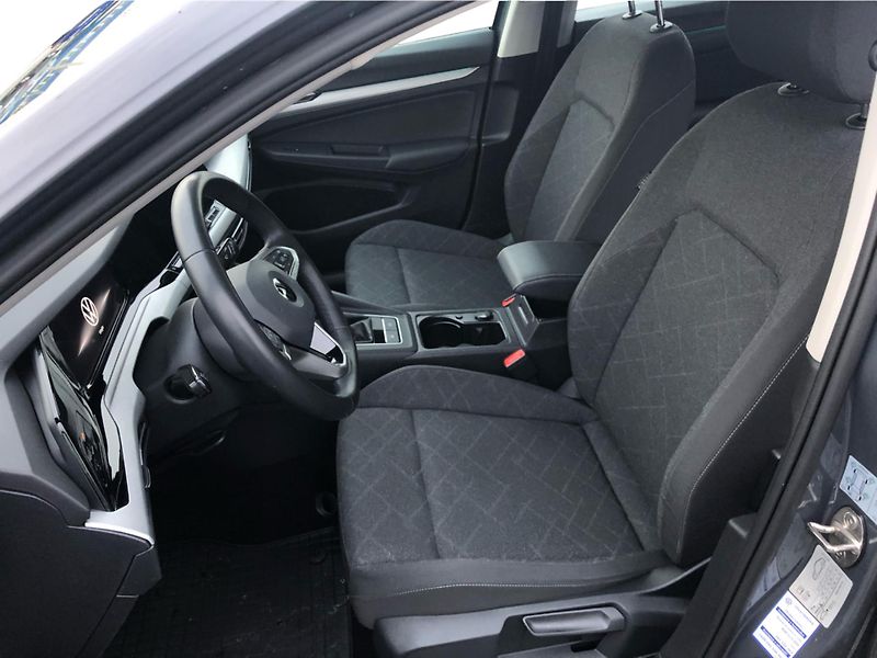 Volkswagen Golf 1.5 TSi LIFE - fotka 11 z 27