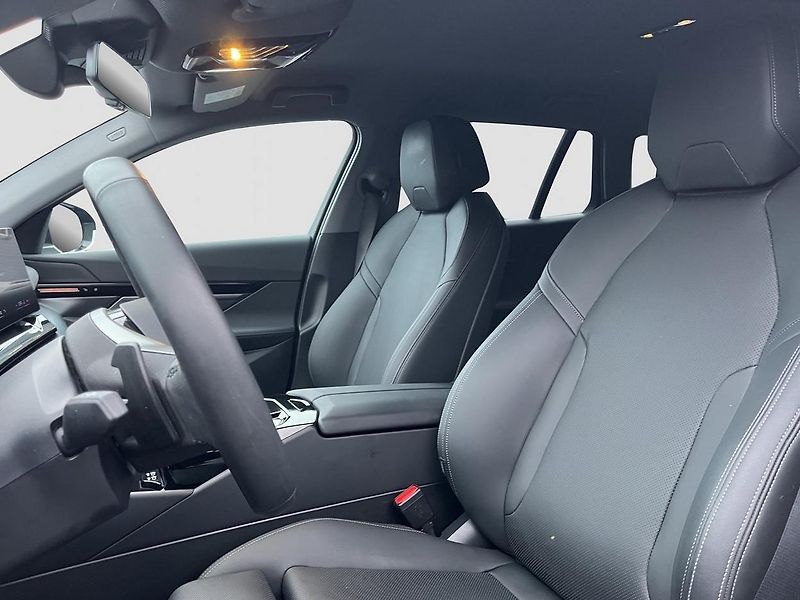 BMW Řada 5 530e xDrive Touring ada. temp. - fotka 8 z 19