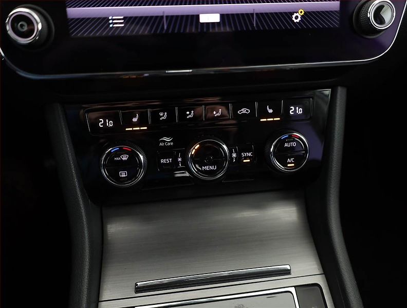 Škoda Superb (2019) 2.0 TDI, Automat, Serv.kniha - fotka 10 z 18
