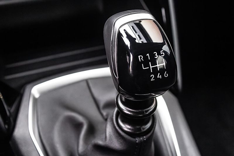 Peugeot 2008 (2026) 1,2 STYLE TURBO 100 S&S MAN6 - fotka 17 z 19