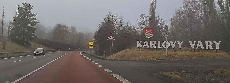 Silnice I/6 u Karlových Varů.