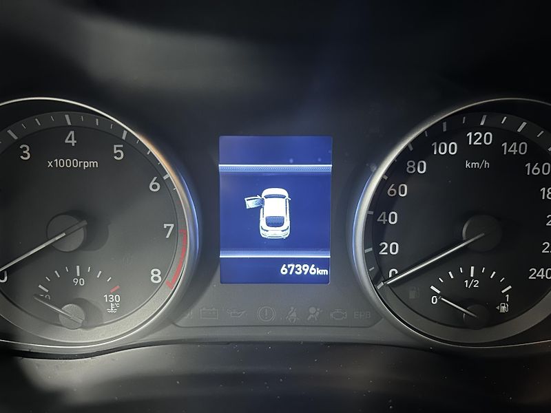 Hyundai i30 (2018) 1.0T-GDi Fastback 88kW Alu - fotka 10 z 22