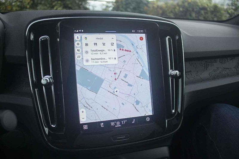 Vypadá jako městská stylovka, může však sloužit i jako primární auto v rodině.
