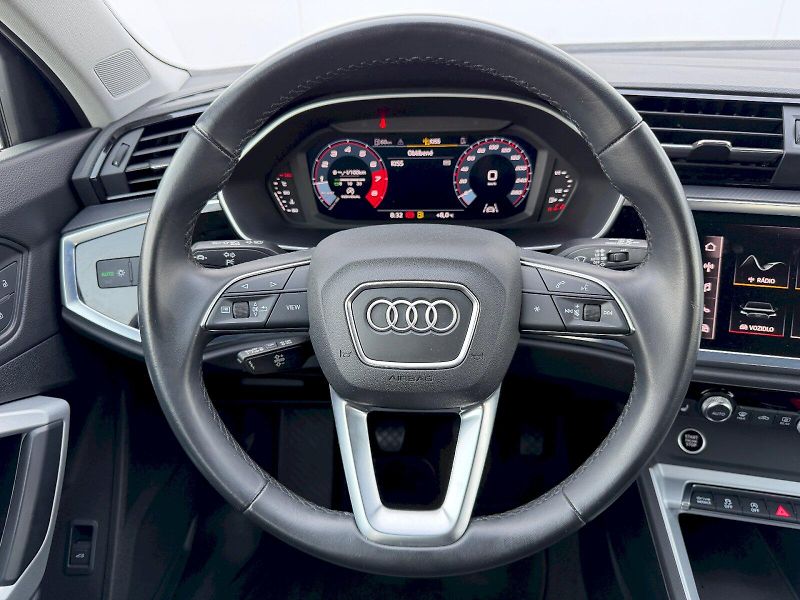 Audi Q3 (2023) 35 TFSI 110kW - fotka 7 z 35