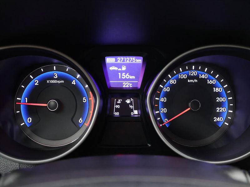 Hyundai i30 1,6 CRDi 81kW CZ Weekend - fotka 18 z 38