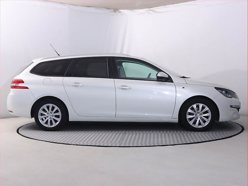 Peugeot 308 (2016) Style 1.6 BlueHDi, Serv.kniha - fotka 6 z 20