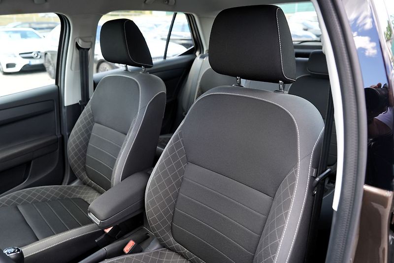 Škoda Fabia 1.0 TSI 81kW ČR/Al.kola/klima - fotka 21 z 38