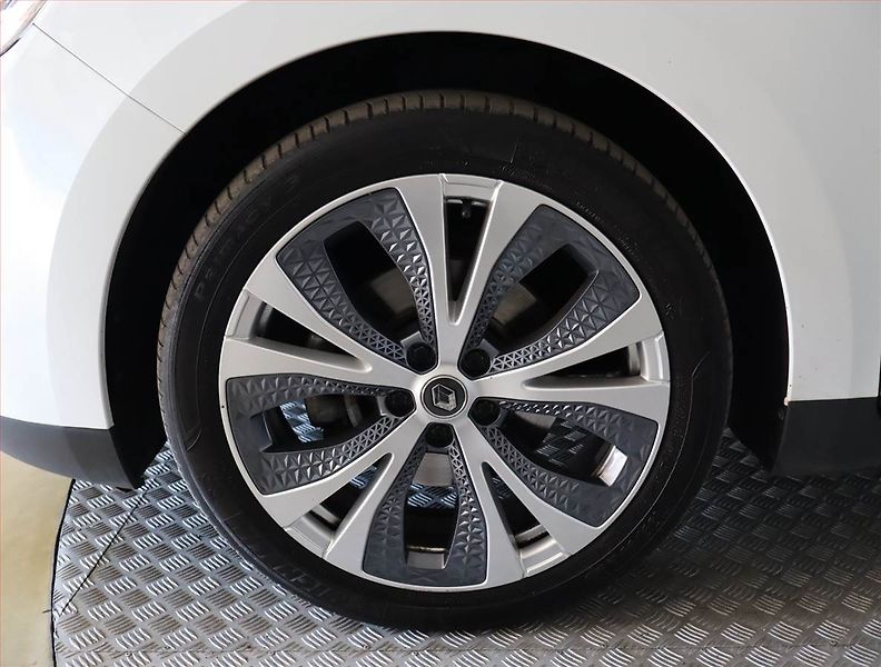 Renault Scénic (2019) 1.3 TCe, Automat, ČR,1.maj - fotka 15 z 24