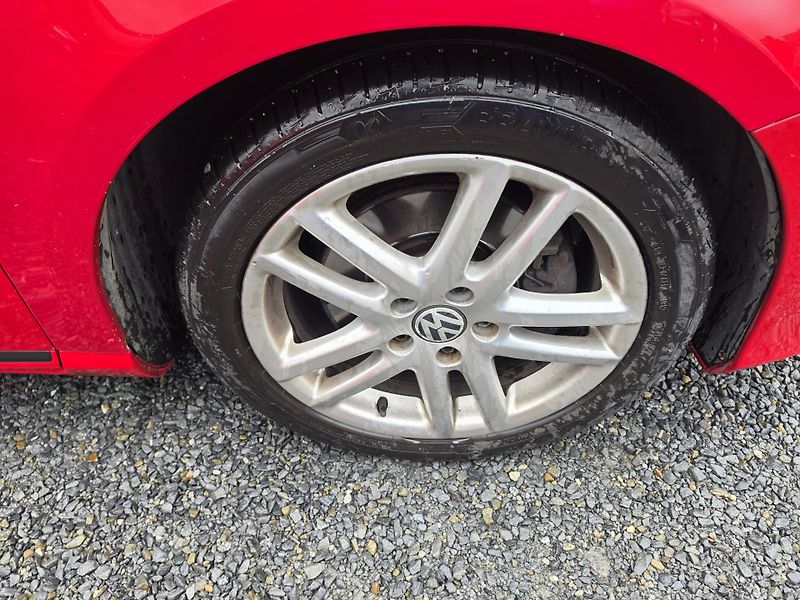 Volkswagen Passat 1.6 TDI Led Tz Navigace  - fotka 8 z 20