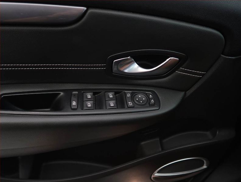 Renault Scénic (2013) BOSE 1.2 TCe, Navi, Tempomat - fotka 20 z 22