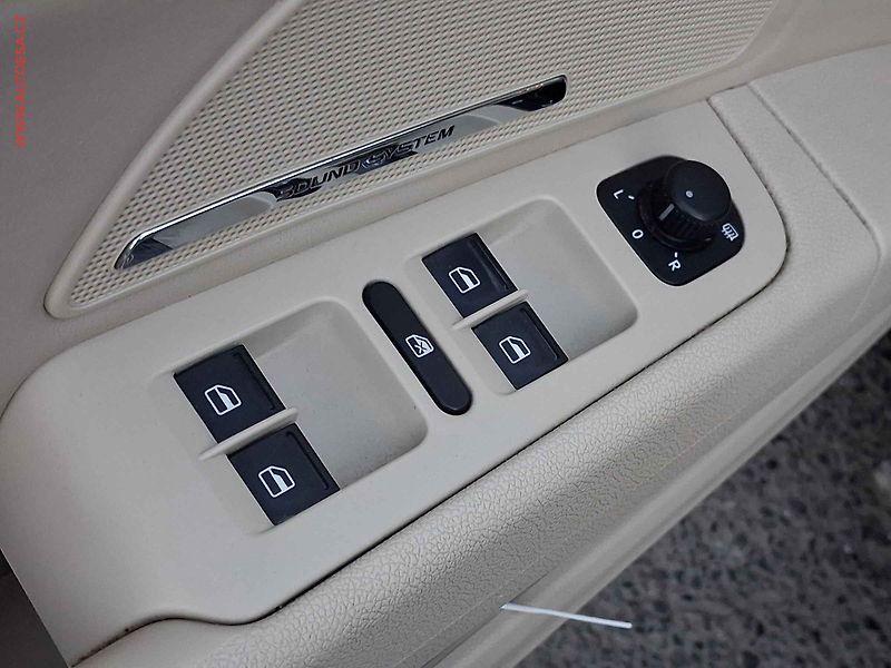 Škoda Superb (2012) 2.0TDi, DSG, bixenon - fotka 11 z 22