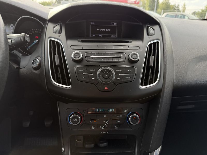 Ford Focus 1.5TDCi 88kW ČR - fotka 12 z 18
