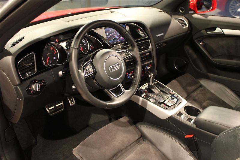 Audi A5 TDi V6 quattro S Line Cabriole - fotka 13 z 27