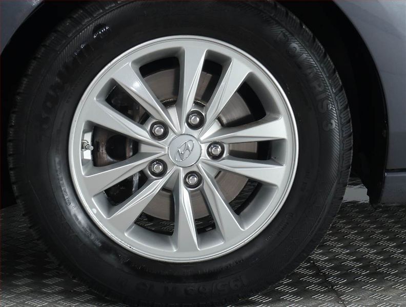 Hyundai i30 (2017) Trikolor 1.0 T-GDI, Serv.kniha - fotka 14 z 17
