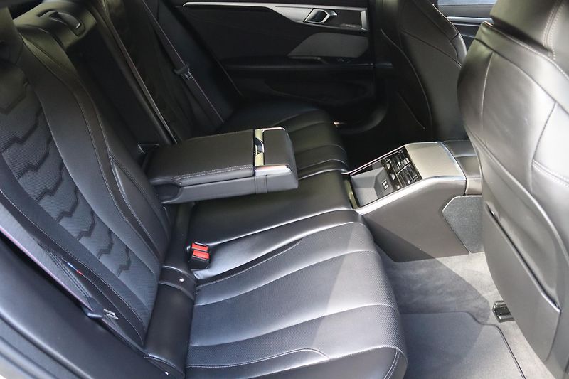 BMW Řada 8 840D XDRIVE GRAN COUPE M-PAKET - fotka 45 z 50