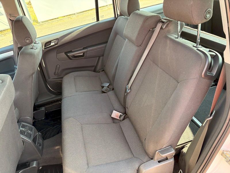 Opel Zafira (2014) 1.8 88 kW Classic - Tažné 7mís - fotka 10 z 23