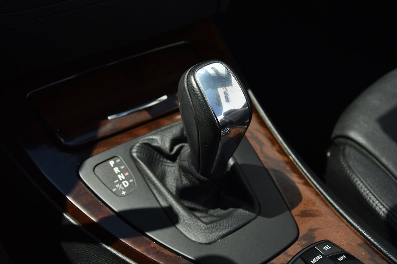 BMW Řada 3 320d 135kW CABRIO XENON KŮŽE - fotka 22 z 27