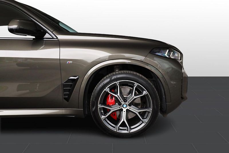 BMW X5 xDrive30d - fotka 10 z 37