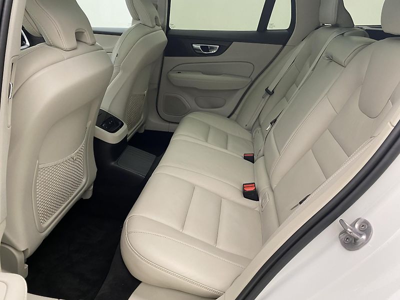 Volvo V60 T6 RECHARGE BRIGHT ULTIMATE - fotka 5 z 57