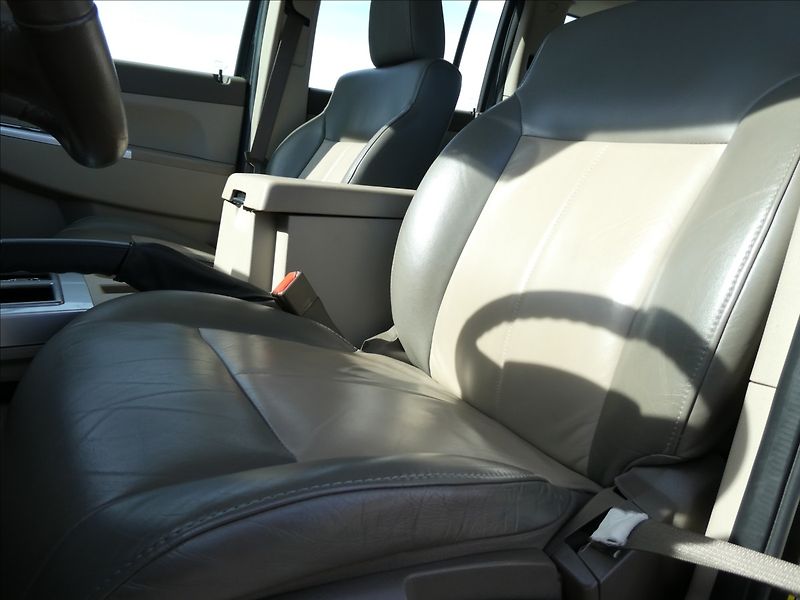 Jeep Cherokee 3,7 L 151kW 4x4, automat - fotka 26 z 37
