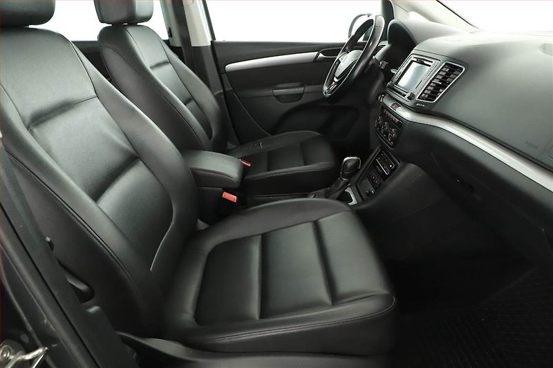 Volkswagen Sharan (2019) 2.0 TDI BMT, Automat, 7 míst - fotka 19 z 21