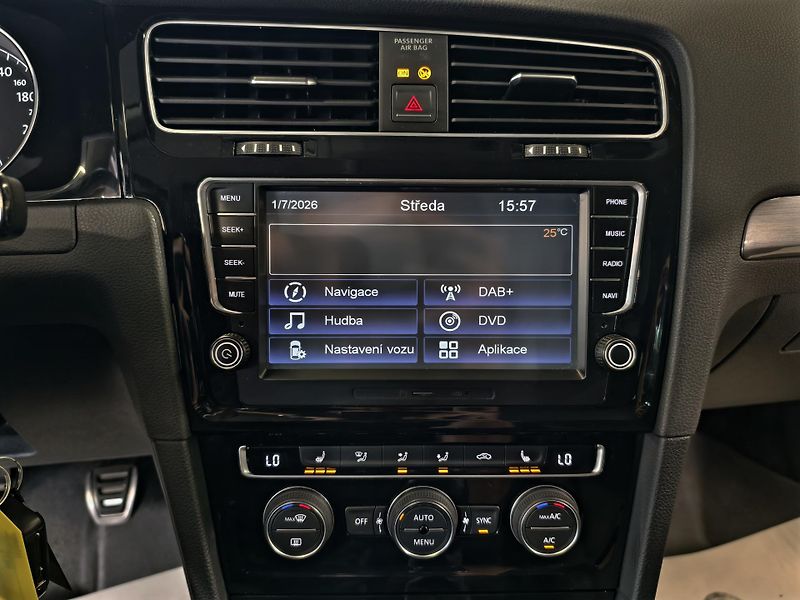 Volkswagen Golf VARIANT 1.4 TSi 92kW ALLSTAR - fotka 13 z 22