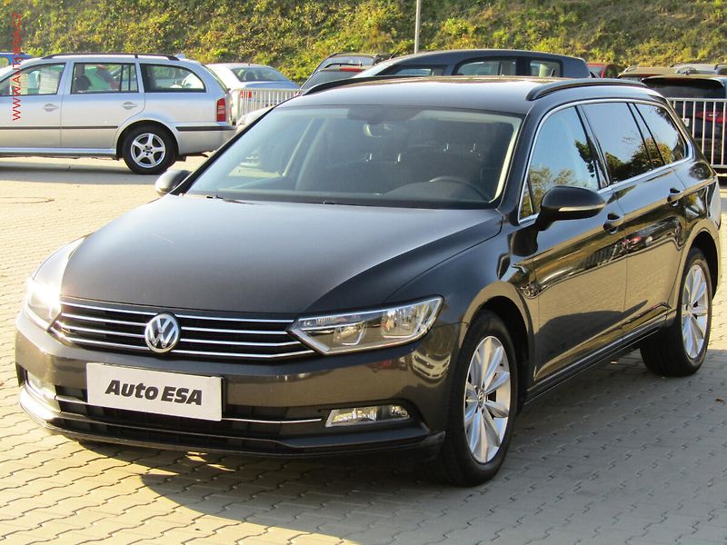 Volkswagen Passat (2018) 1.6 TDi, DSG, AC - fotka 3 z 18
