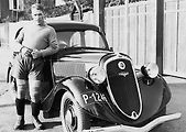 František Plánička u Škody Popular.