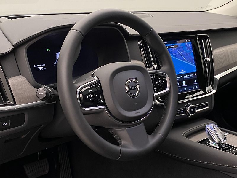 Volvo V90 CC B6 AWD BRIGHT PLUS AUT CZ - fotka 19 z 63