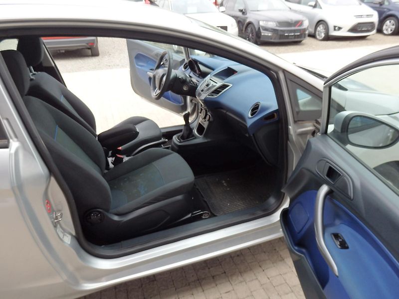 Ford Fiesta 1.2i ASR, KLIMATIZACE - fotka 11 z 16