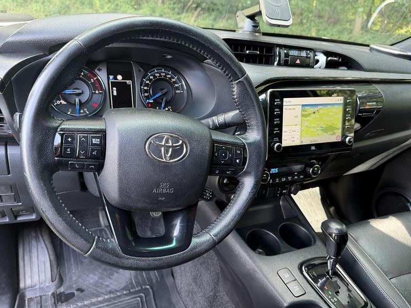 Toyota Hilux (2021) Toyota Hilux 2.8  - fotka 11 z 16