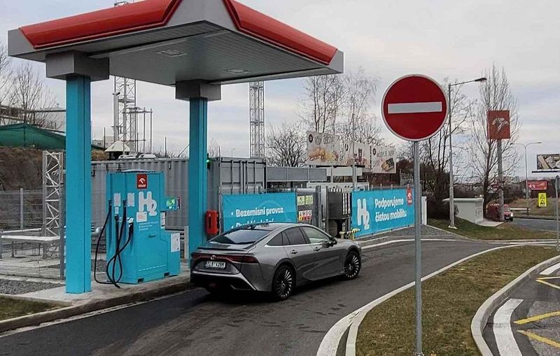 Toyota Mirai je zatím na silnicích bílou vránou
