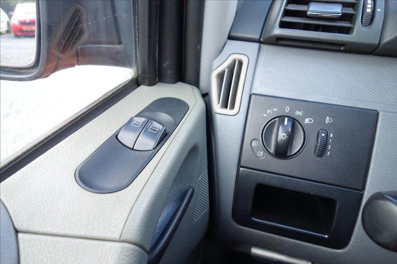 Mercedes-Benz Vito 2,2 CDi 80KW, ČR, 6MÍST,111. - fotka 26 z 27
