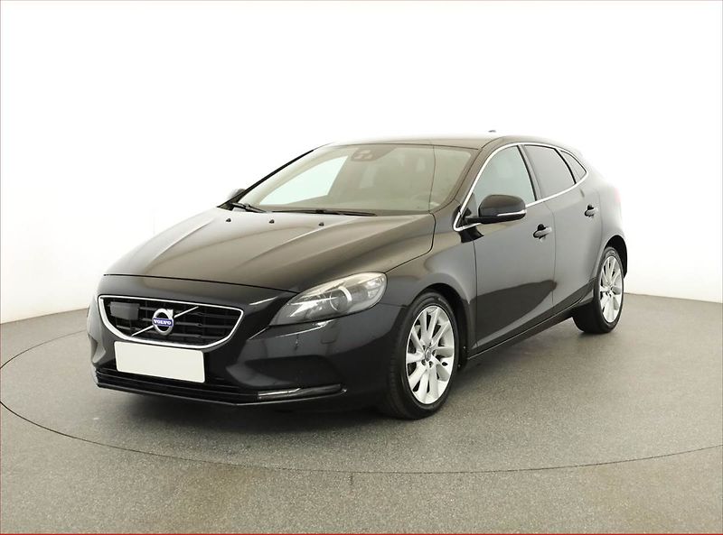 Volvo V40 (2014) 1.6 D2, Serv.kniha, Navi - fotka 2 z 18