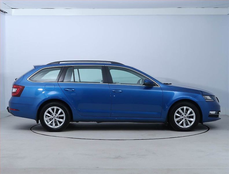 Škoda Octavia (2017) Ambition 2.0 TDI, Tempomat - fotka 6 z 19