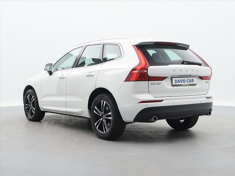 Volvo XC60 2,0 B4 Drive-E MomentumPro AWD - fotka 5 z 28