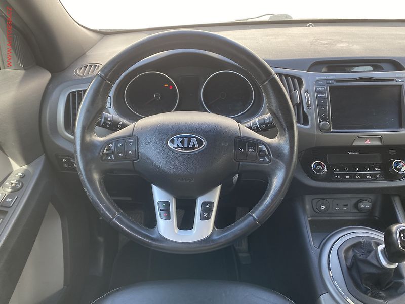 Kia Sportage (2014) 1.7 CRDi, AC, navi, park - fotka 11 z 17