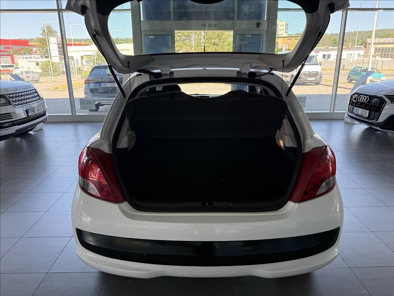Peugeot 207 1,4   54 kW,HUSKY,SERVISKA - fotka 19 z 20