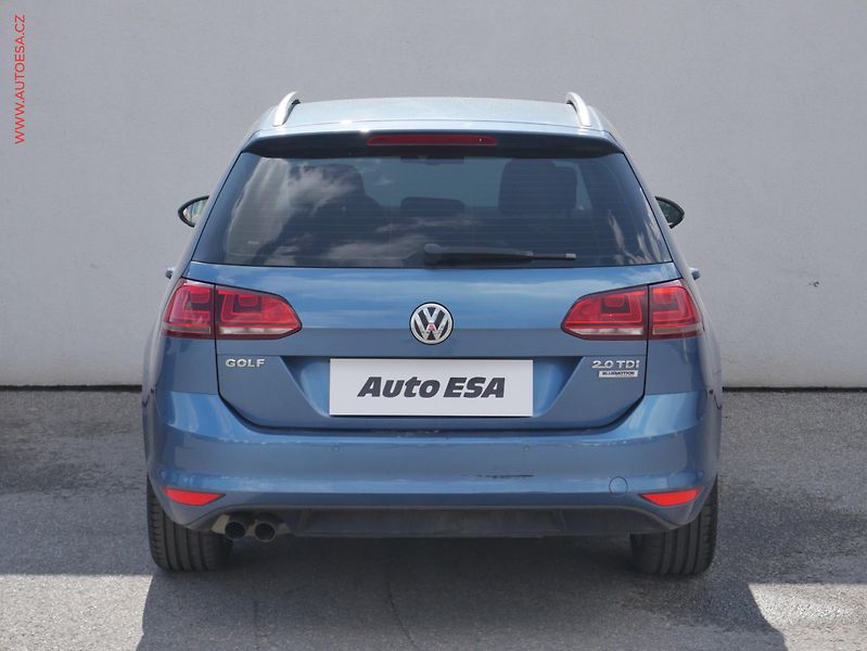 Volkswagen Golf (2015) 2.0TDi, 1.maj,ČR, Highline - fotka 5 z 22