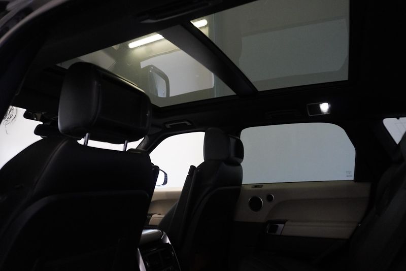 Land Rover Range Rover Sport 3.0 TDV6 HSE 4WD - fotka 28 z 35