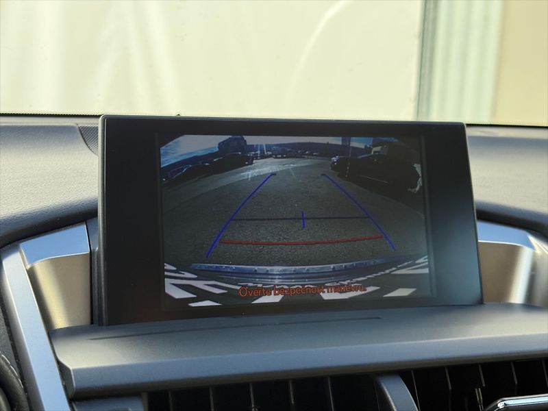 Lexus NX 300h 2,5 Executive Plus, 4x4  NX - fotka 14 z 22
