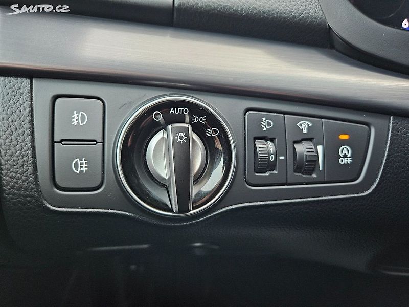 Hyundai i40 1,6CRDi 100kW VÝHŘEV KAMER DPH - fotka 24 z 44