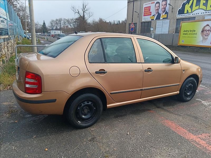 Škoda Fabia 1,4 i automat  comfort - fotka 12 z 17