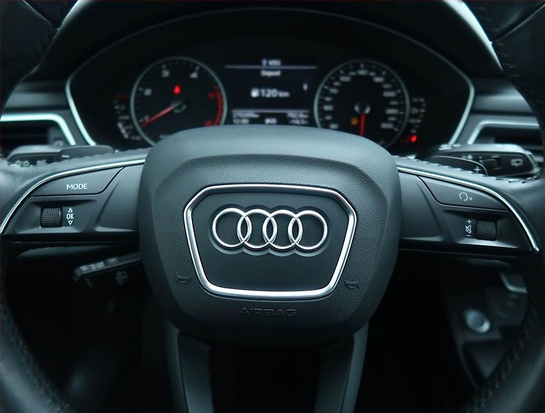 Audi A4 (2018) Sport 2.0 TDI, Automat, Navi - fotka 17 z 17