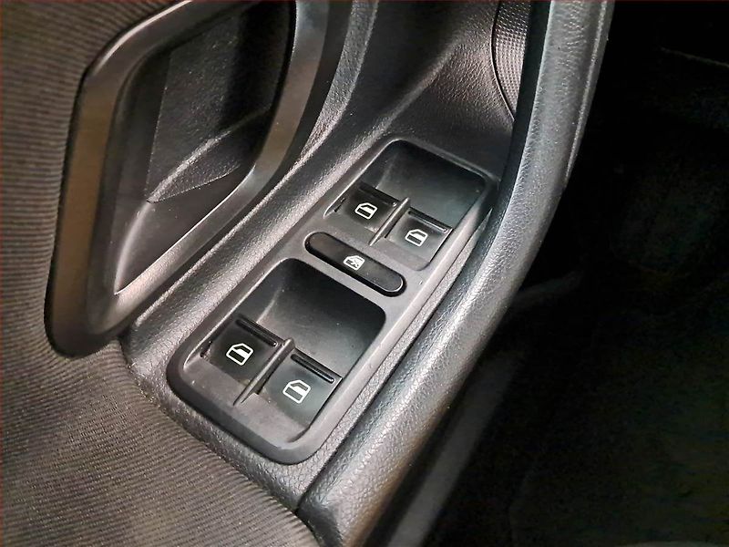 Škoda Fabia (2013) 1.6 TDI, Serv.kniha, po STK - fotka 17 z 18