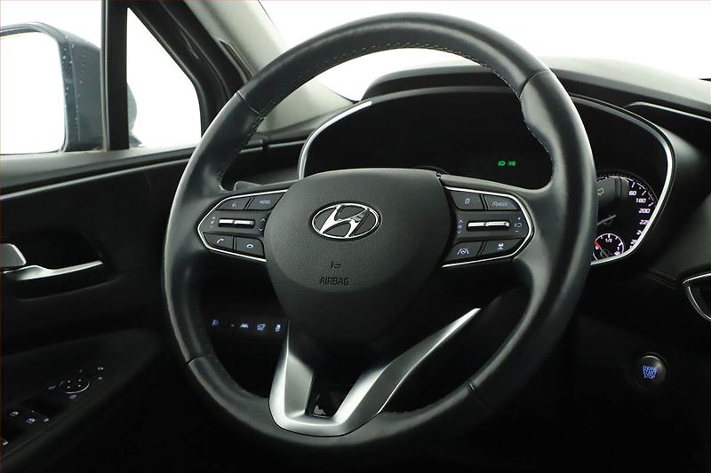 Hyundai Santa Fe (2021) 2.2 CRDi - fotka 21 z 28