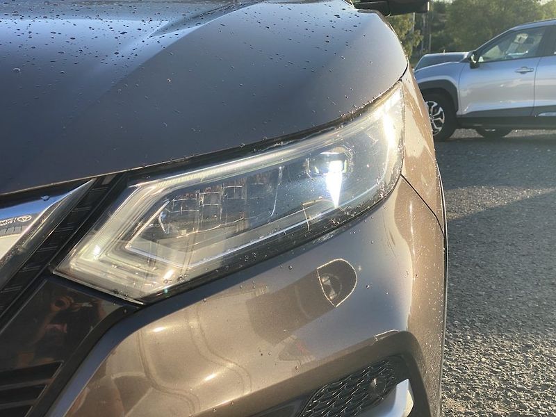Nissan Qashqai 1.3DIG-T, ČR, manual, serviska - fotka 8 z 26